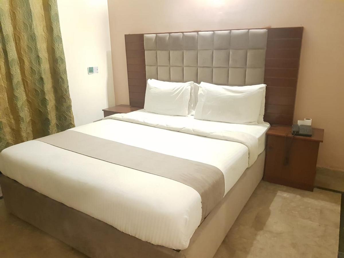 Hotel Sherition 1 拉合尔 外观 照片